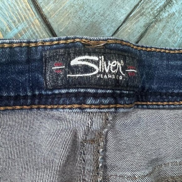Size 16 Silver Jeans Cut off Denim Shorts - Picture 9 of 9